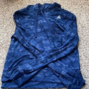 Cropped Reebok hoodie